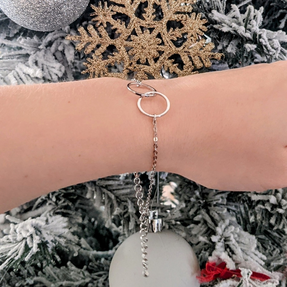 Interlocking Ring Bracelet - Picture 6 of 6